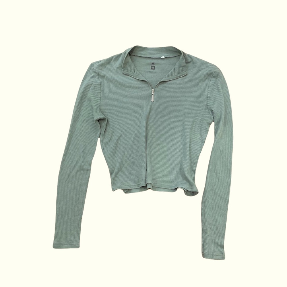 PacSun collared long sleeve crop top